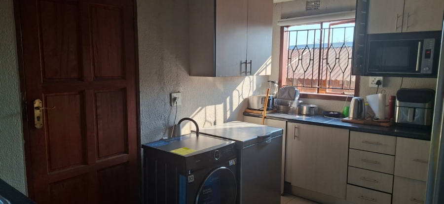 3 Bedroom Property for Sale in Mabopane Unit X North West